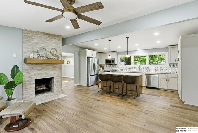 704 Dillon Drive, Omaha, NE 68132