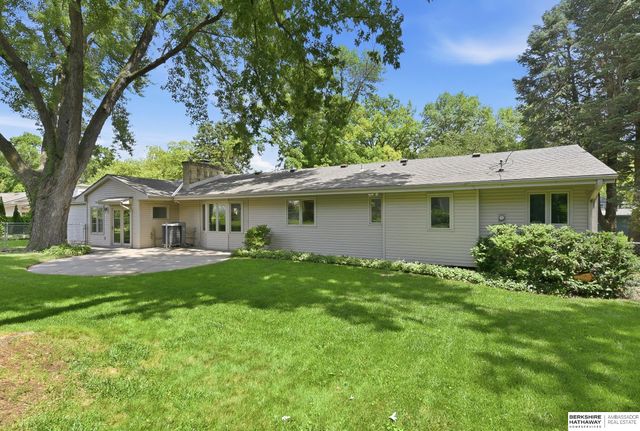 704 Dillon Drive, Omaha, NE 68132