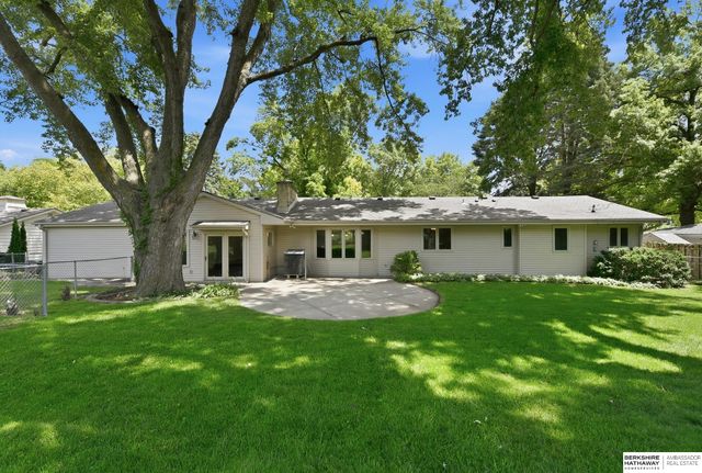 704 Dillon Drive, Omaha, NE 68132