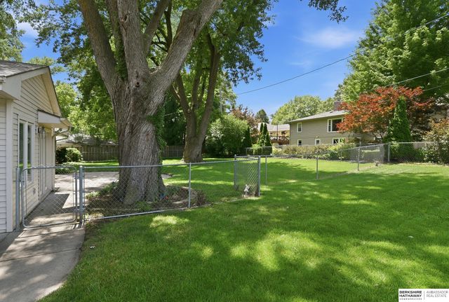 704 Dillon Drive, Omaha, NE 68132
