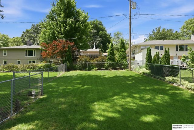 704 Dillon Drive, Omaha, NE 68132