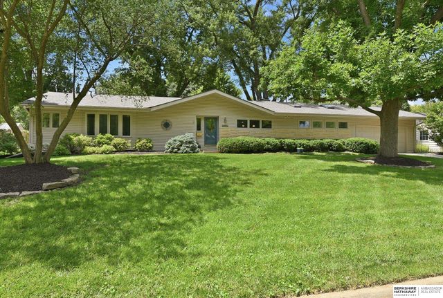704 Dillon Drive, Omaha, NE 68132