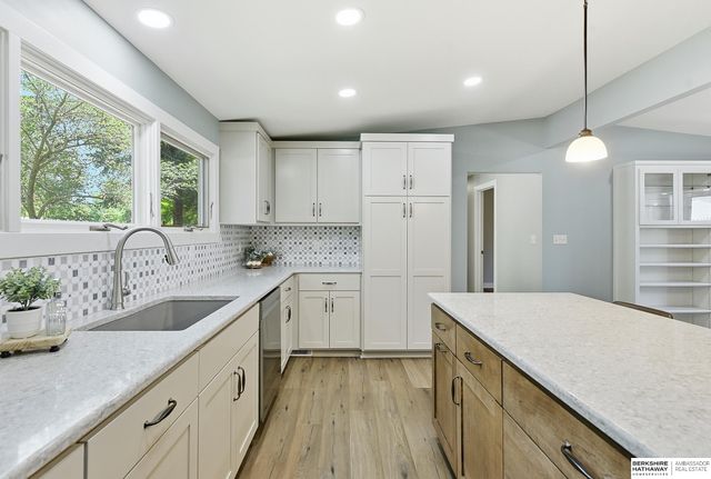704 Dillon Drive, Omaha, NE 68132