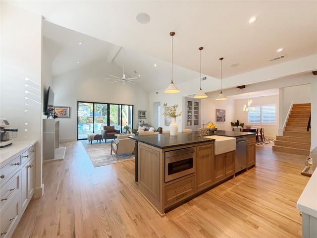 6537 Trammel Drive, Dallas, TX 75214