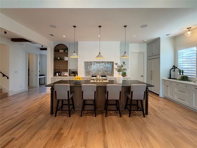 6537 Trammel Drive, Dallas, TX 75214