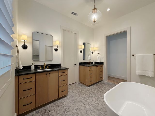 6537 Trammel Drive, Dallas, TX 75214