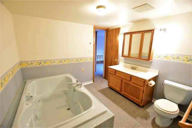 602 Main Avenue N, Roseau, MN 56751