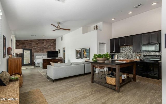 3900 E BASELINE Road 113, Phoenix, AZ 85042