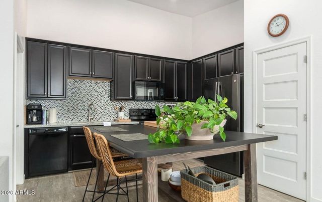 3900 E BASELINE Road 113, Phoenix, AZ 85042