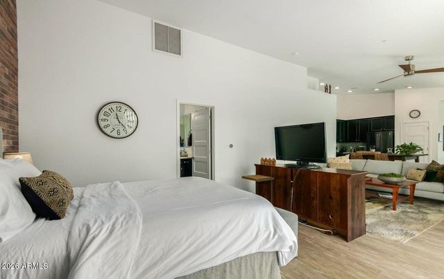 3900 E BASELINE Road 113, Phoenix, AZ 85042