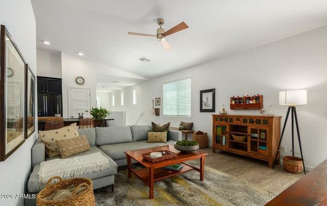 3900 E BASELINE Road 113, Phoenix, AZ 85042