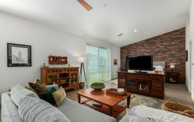 3900 E BASELINE Road 113, Phoenix, AZ 85042