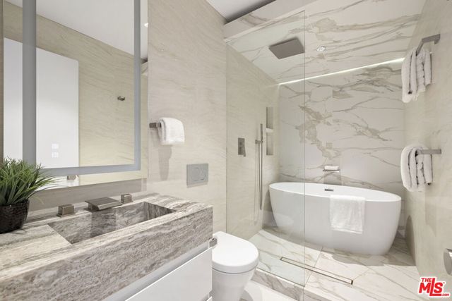 10558 Fontenelle Way, Los Angeles, CA 90077