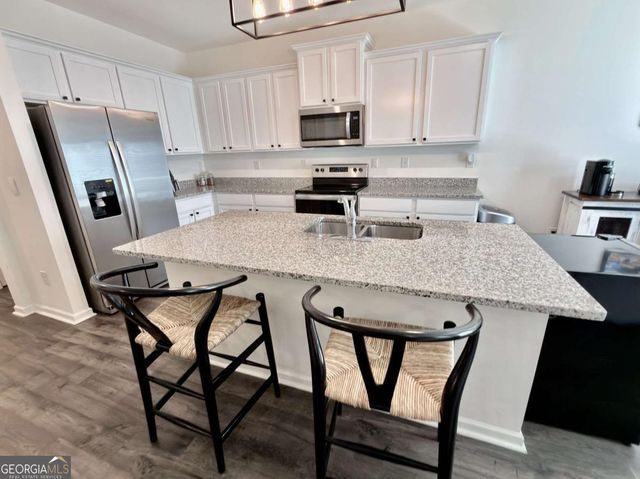 111 Hampton Circle, Mcdonough, GA 30253