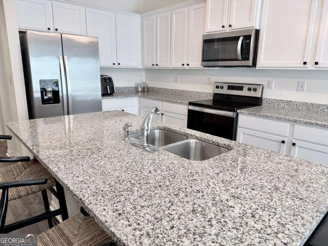 111 Hampton Circle, Mcdonough, GA 30253