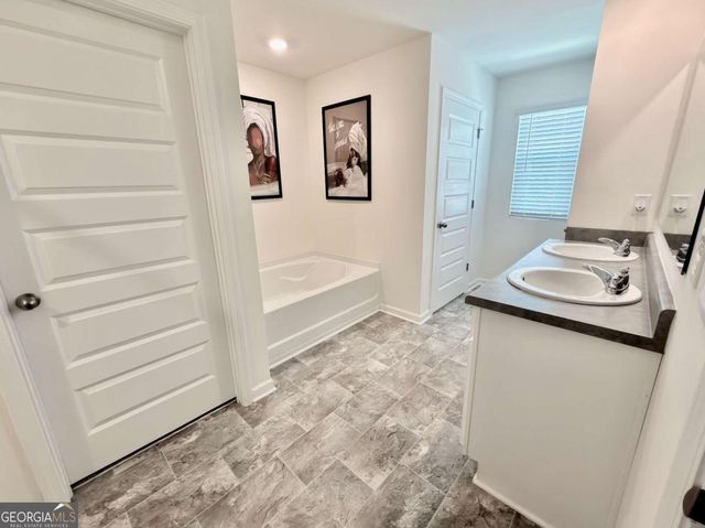 111 Hampton Circle, Mcdonough, GA 30253