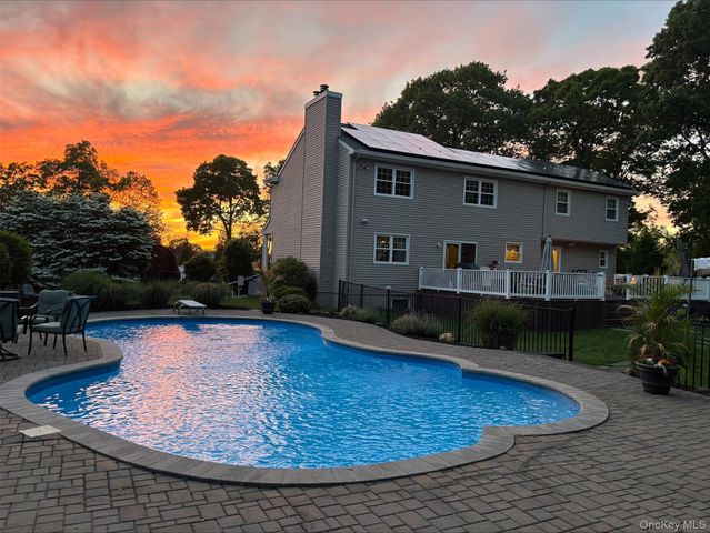 42 Adelia Path, Jamesport, NY 11901
