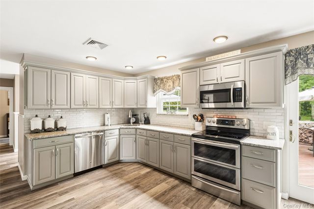 42 Adelia Path, Jamesport, NY 11901