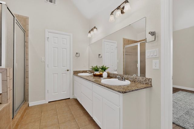 510 Mattie Lane, Lake Dallas, TX 75065