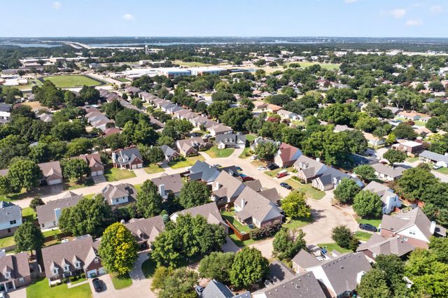 510 Mattie Lane, Lake Dallas, TX 75065