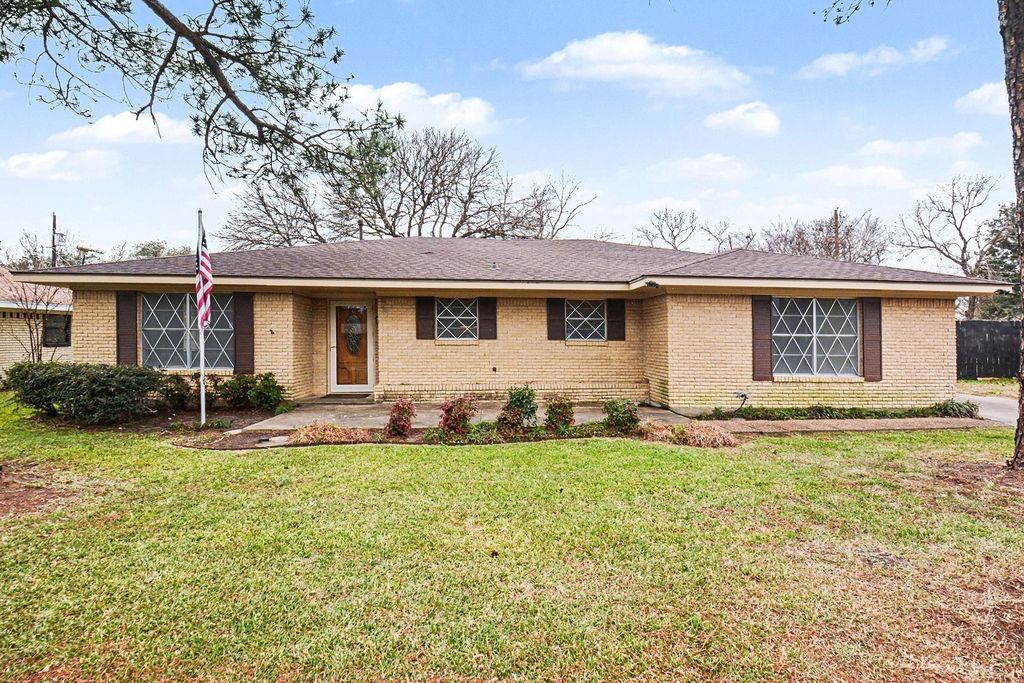 219 Melody Lane, Terrell, TX 75160