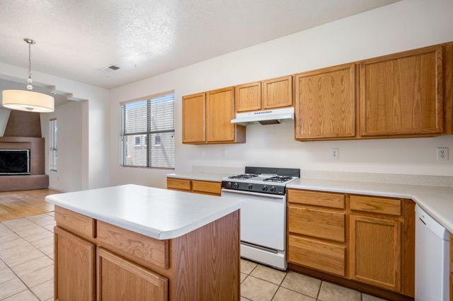 6819 Via Del Cerro NE, Albuquerque, NM 87113
