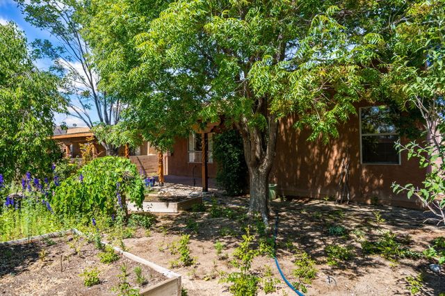 6819 Via Del Cerro NE, Albuquerque, NM 87113