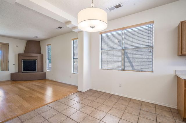 6819 Via Del Cerro NE, Albuquerque, NM 87113