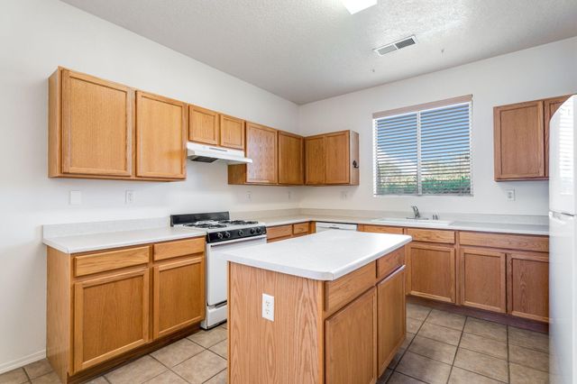6819 Via Del Cerro NE, Albuquerque, NM 87113