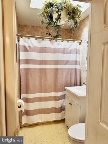 1726 CALAMIA DR, Norristown, PA 19401