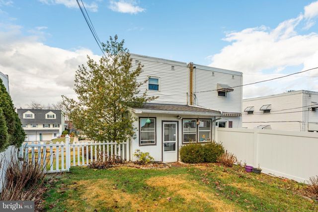 1726 CALAMIA DR, Norristown, PA 19401