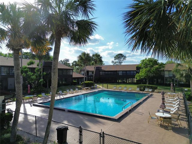 520 FAIRWAYS CIRCLE A, Ocala, FL 34472