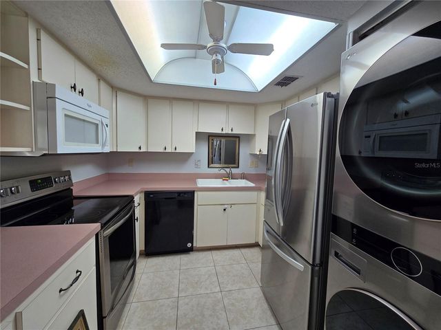 520 FAIRWAYS CIRCLE A, Ocala, FL 34472