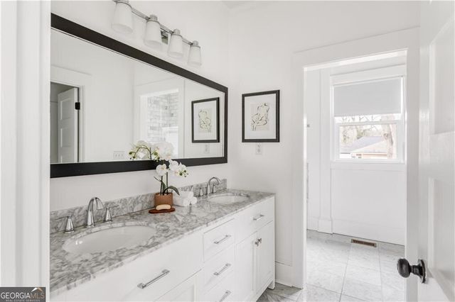 548 Holderness Street SW, Atlanta, GA 30310