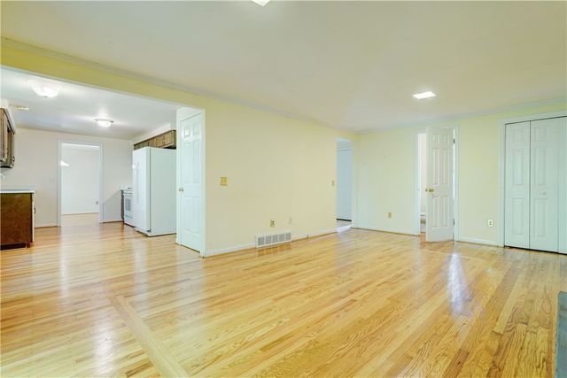 20 Chesham Way, Perinton, NY 14450