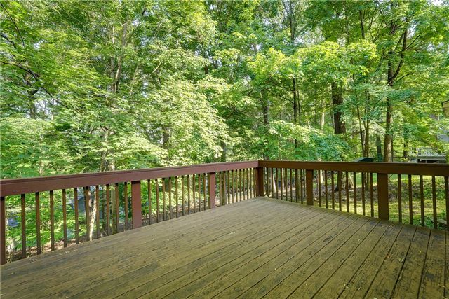 20 Chesham Way, Perinton, NY 14450