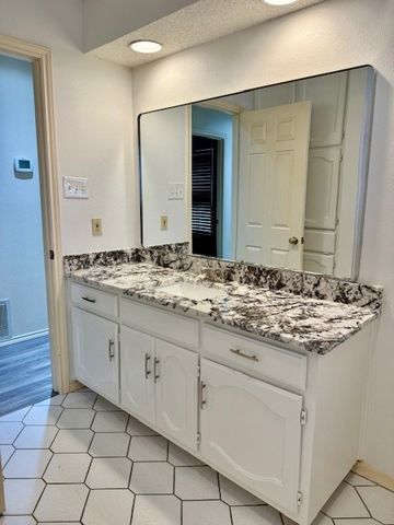 3608 Dentcrest Dr, Midland, TX 79707