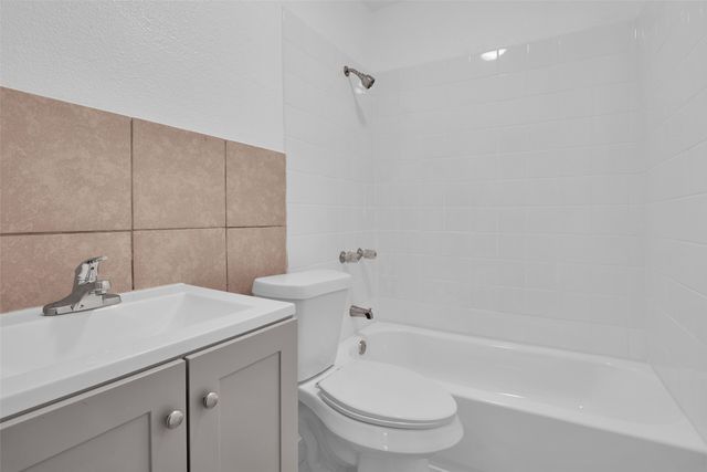 905 N Raymond Polk Sr Memorial Drive, Sherman, TX 75090