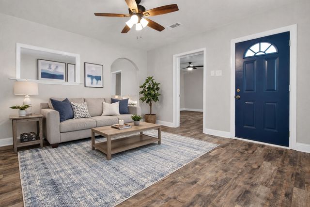 905 N Raymond Polk Sr Memorial Drive, Sherman, TX 75090