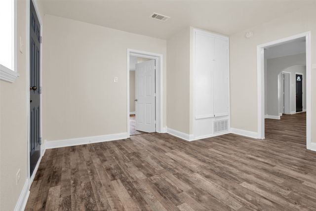 905 N Raymond Polk Sr Memorial Drive, Sherman, TX 75090