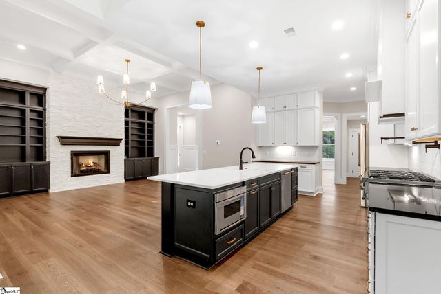 227 Snap Dragon Way, Landrum, SC 29356