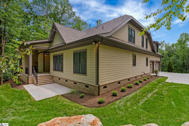 227 Snap Dragon Way, Landrum, SC 29356