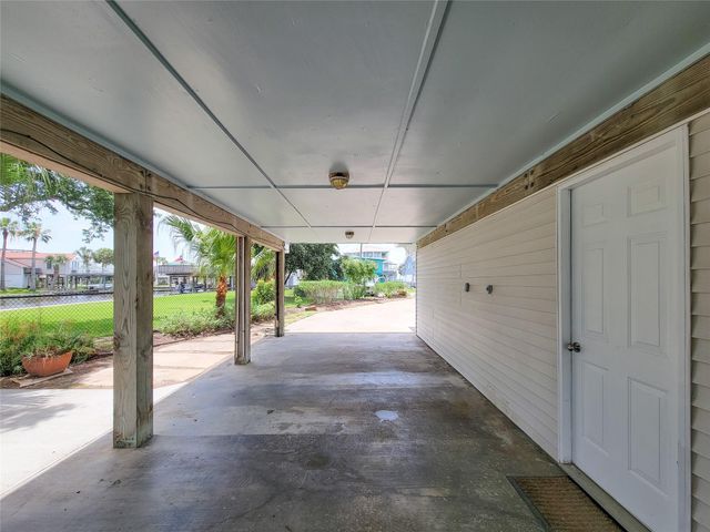 16704 Curlew Road, Jamaica Beach, TX 77554