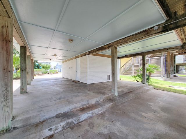16704 Curlew Road, Jamaica Beach, TX 77554