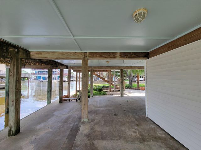16704 Curlew Road, Jamaica Beach, TX 77554