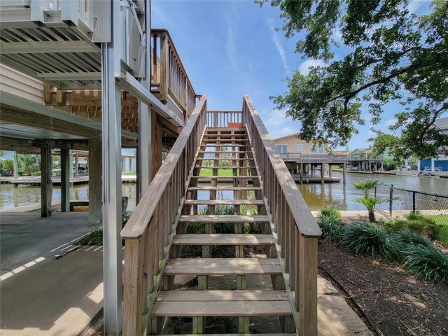 16704 Curlew Road, Jamaica Beach, TX 77554