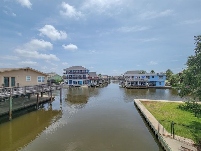 16704 Curlew Road, Jamaica Beach, TX 77554