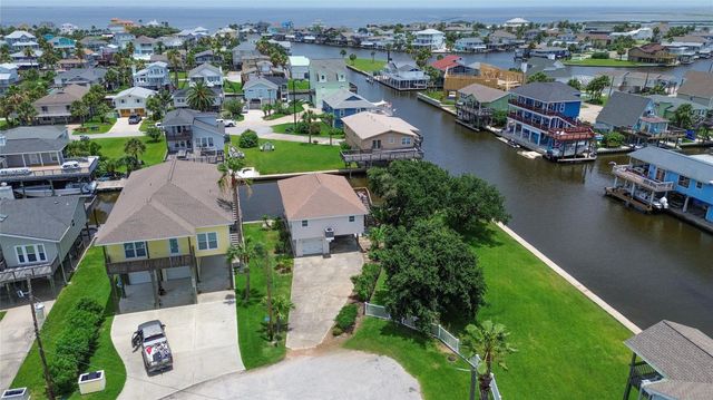 16704 Curlew Road, Jamaica Beach, TX 77554