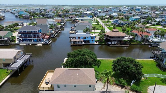16704 Curlew Road, Jamaica Beach, TX 77554