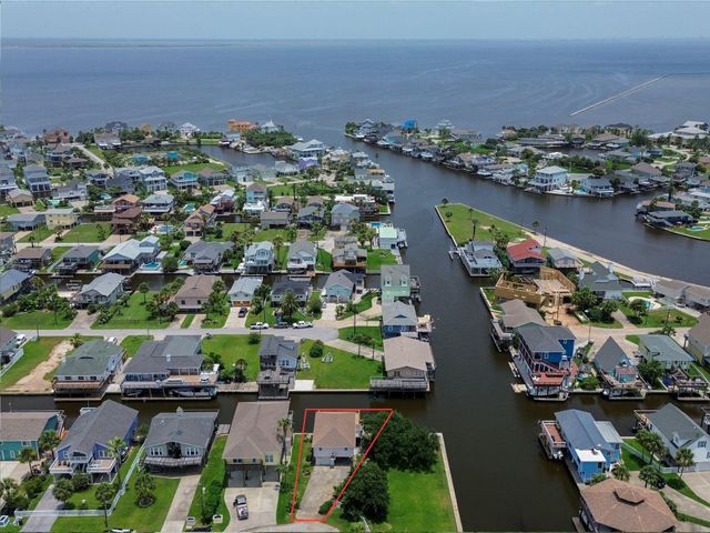 16704 Curlew Road, Jamaica Beach, TX 77554